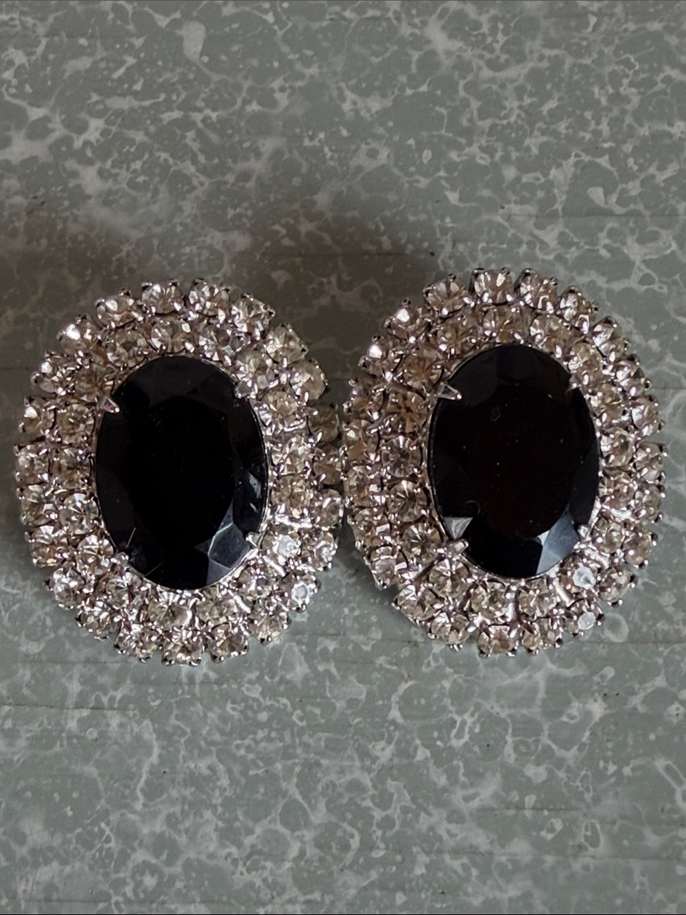Glamorous statement earrings - Picture 2 of 5